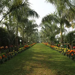  Resort Tapobhumi
